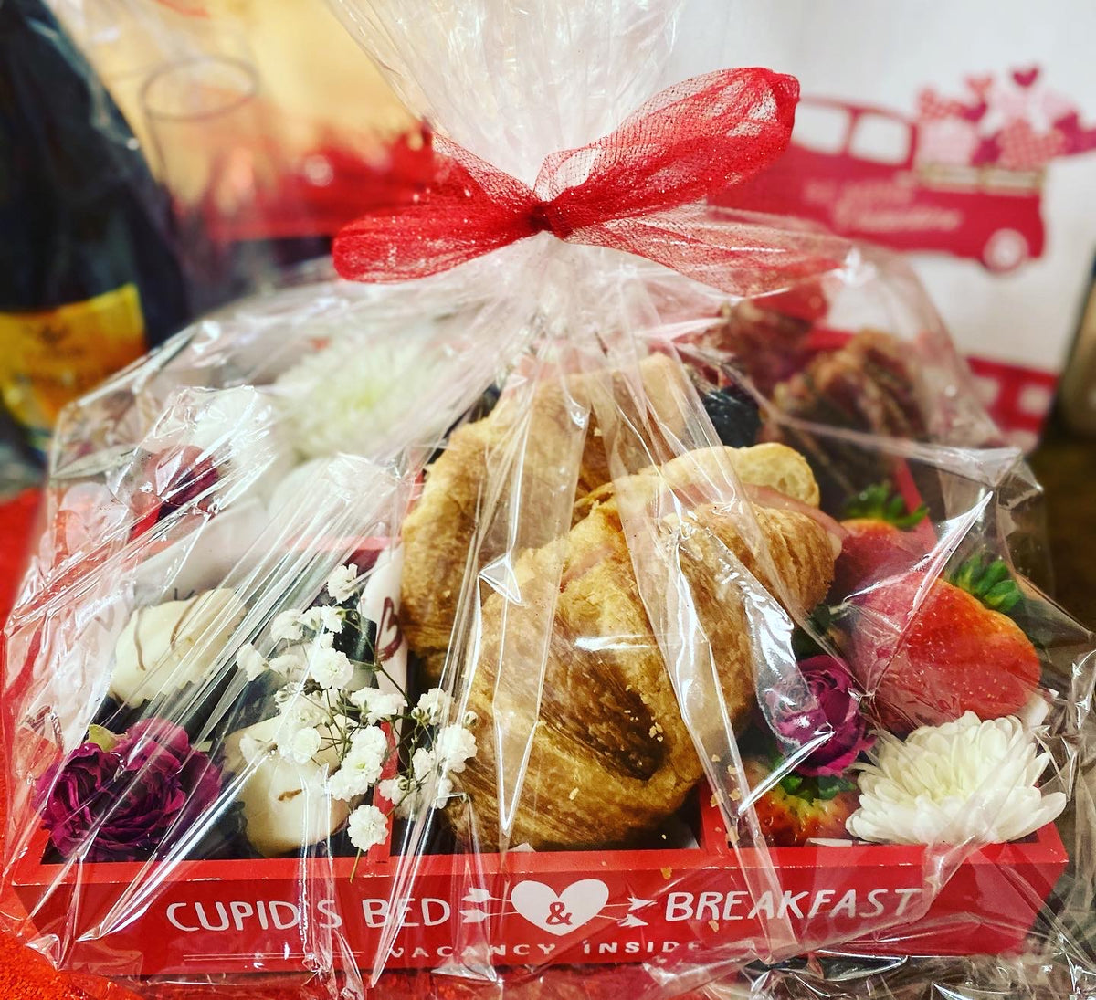 Bed and breakfast box Amazing Graze Charcuterie Co.